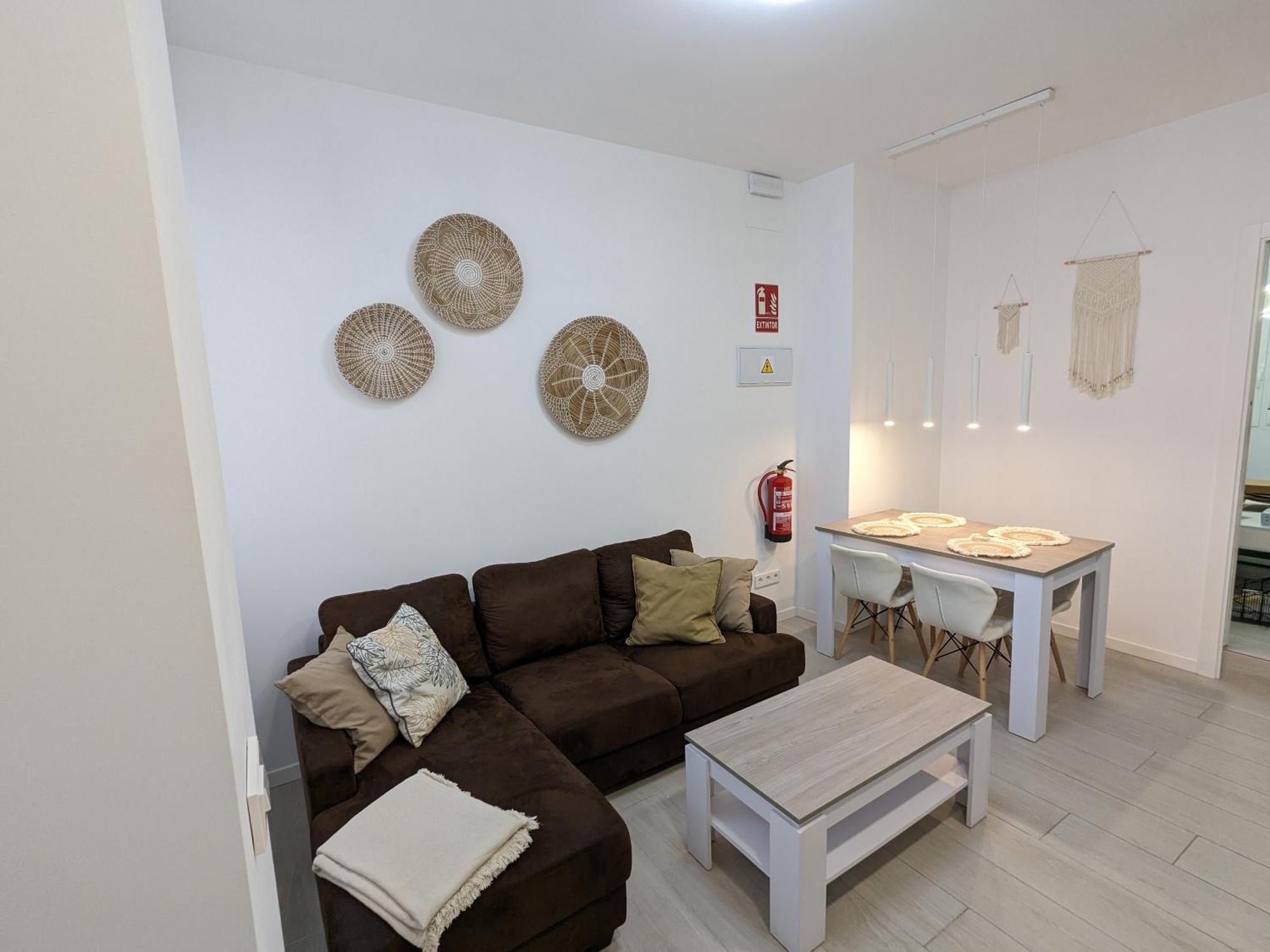 Quintana-Alcala Apartments มาดริด ภายนอก รูปภาพ
