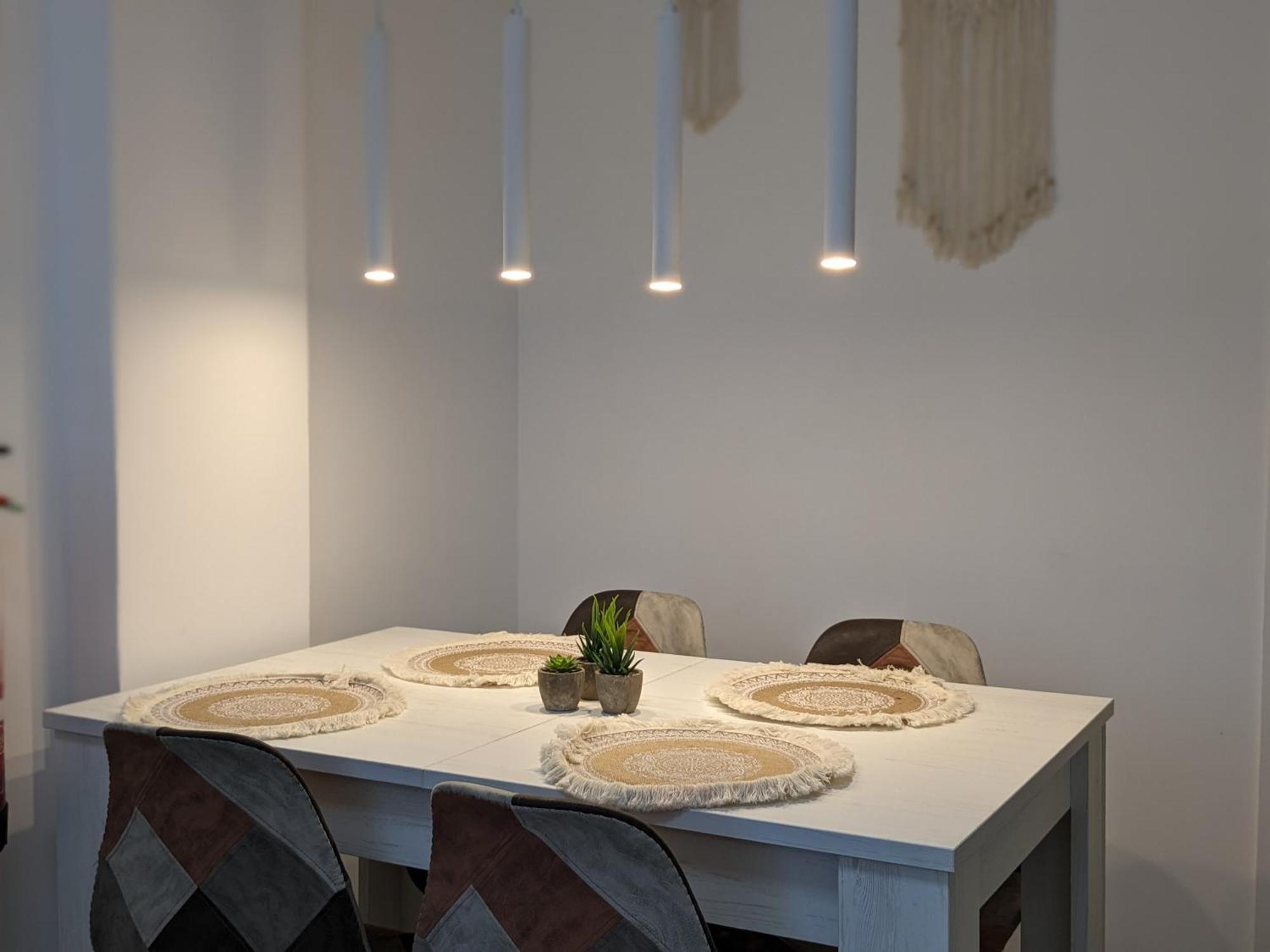 Quintana-Alcala Apartments มาดริด ภายนอก รูปภาพ